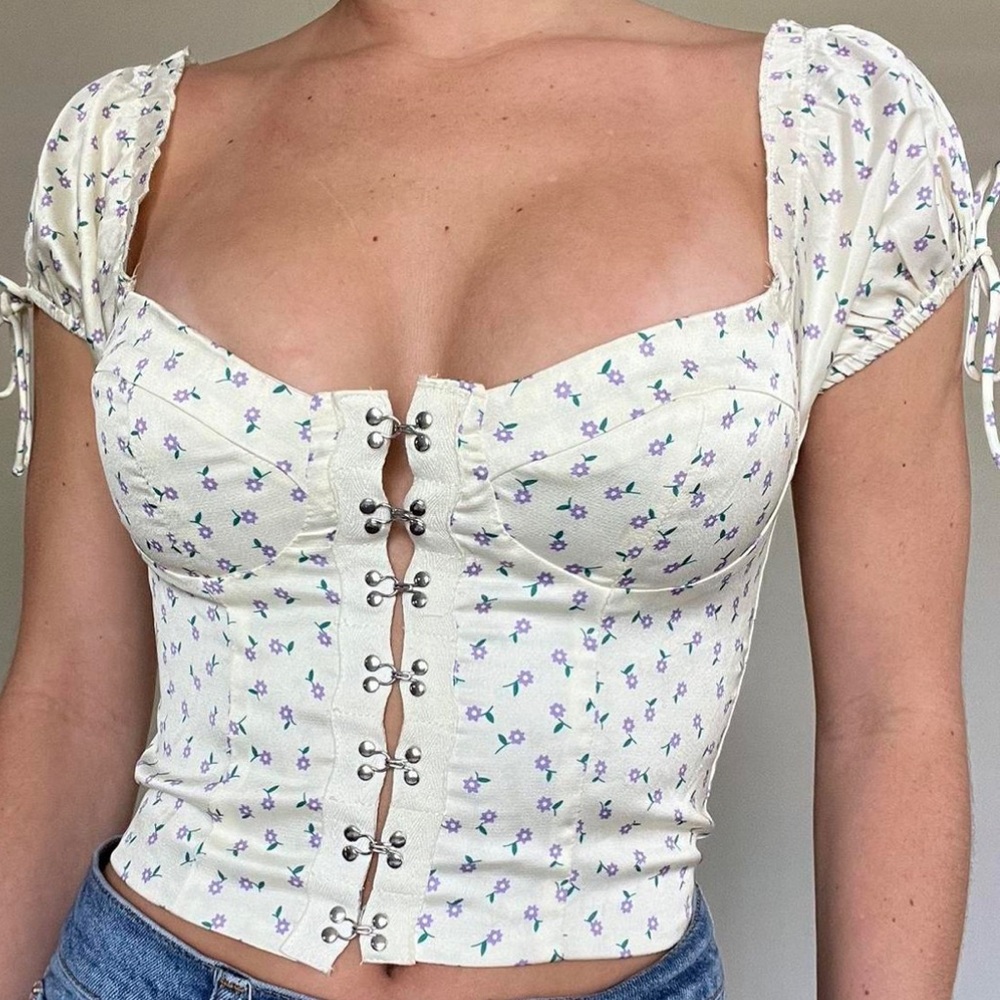 Princess Polly Juniors Allyson Cropped Floral Top puffed sleeves with ti…